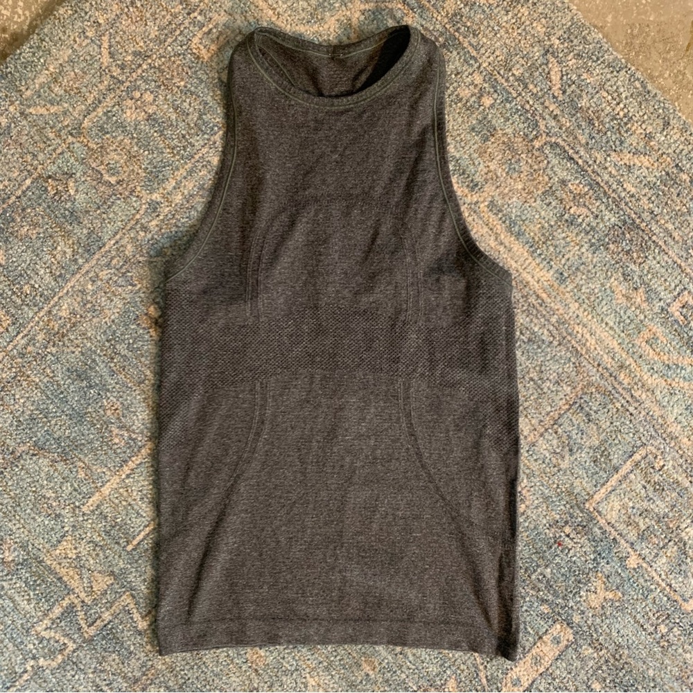 Lululemon gray tank, sz 6